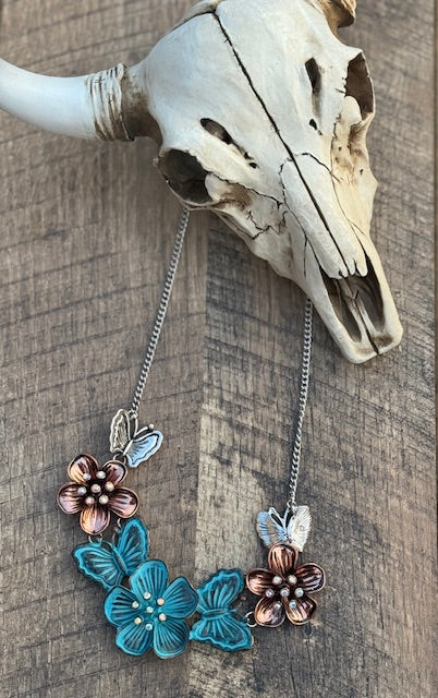 Teal Western flower Necklace