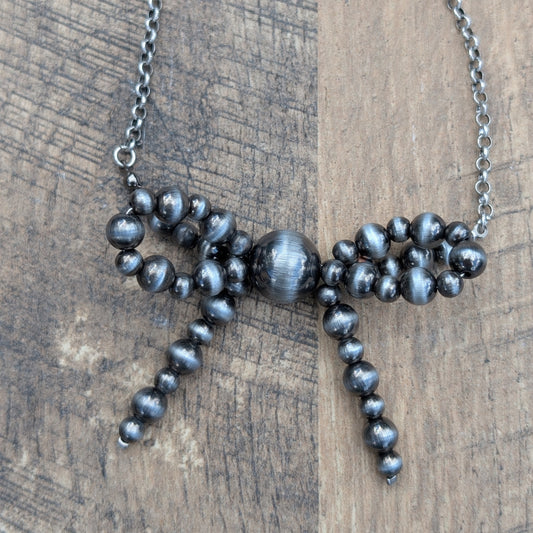 Thick Bow Necklace